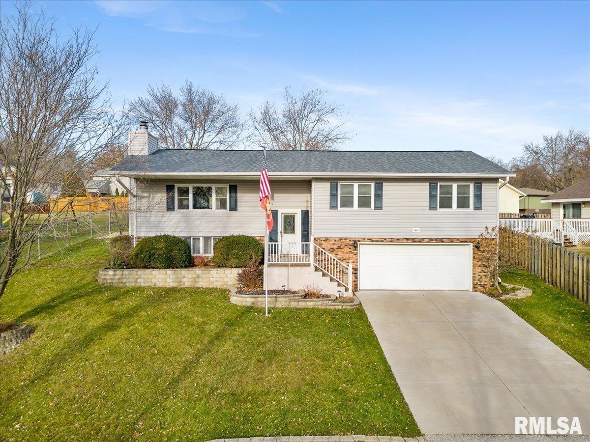 1447 35th Ave., Moline, IL 61265