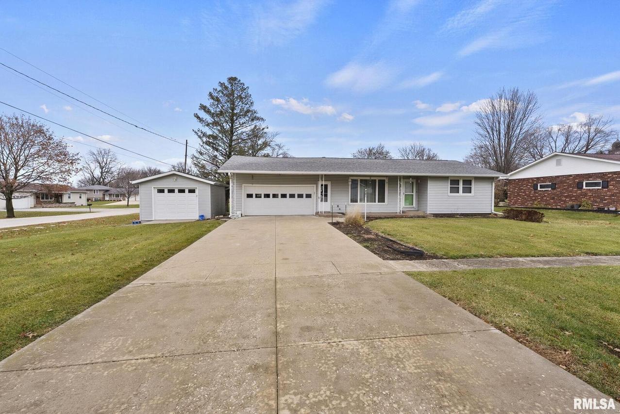 306 W Center St., Atkinson, IL 61235