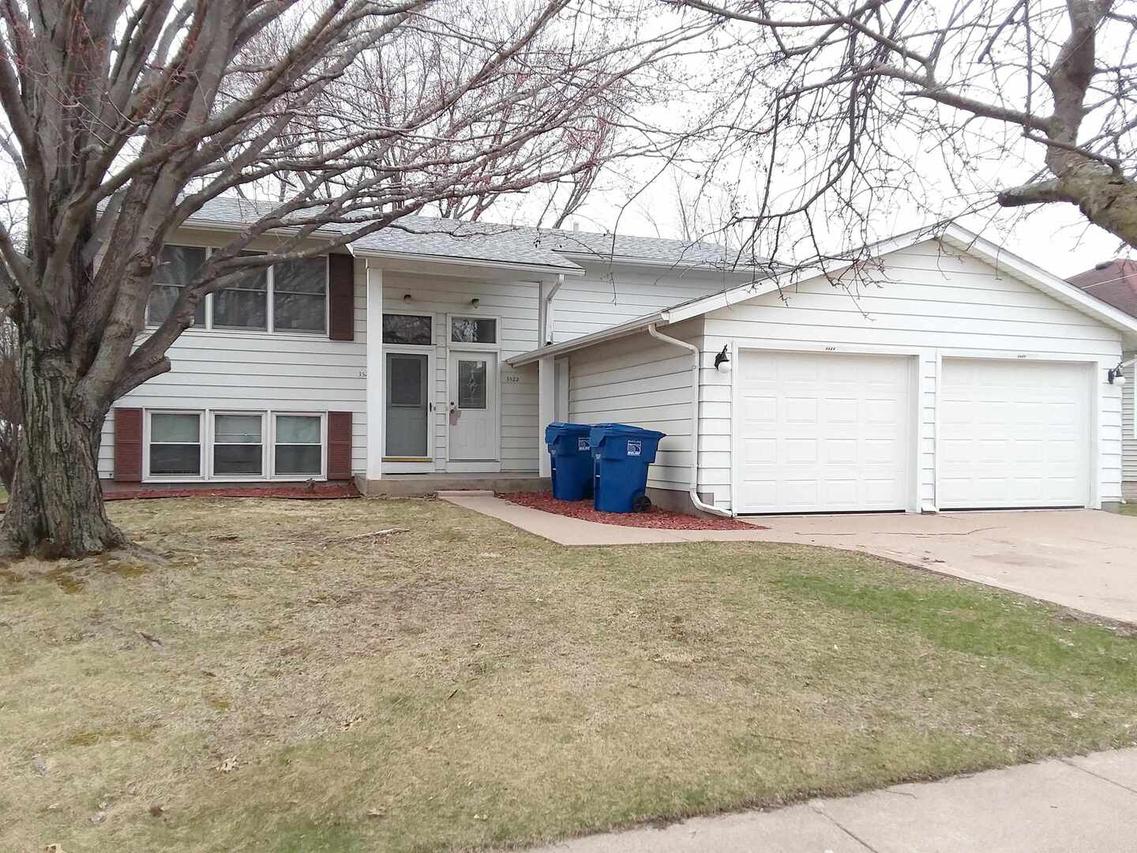 3520-3522 34th St., Moline, IL 61265