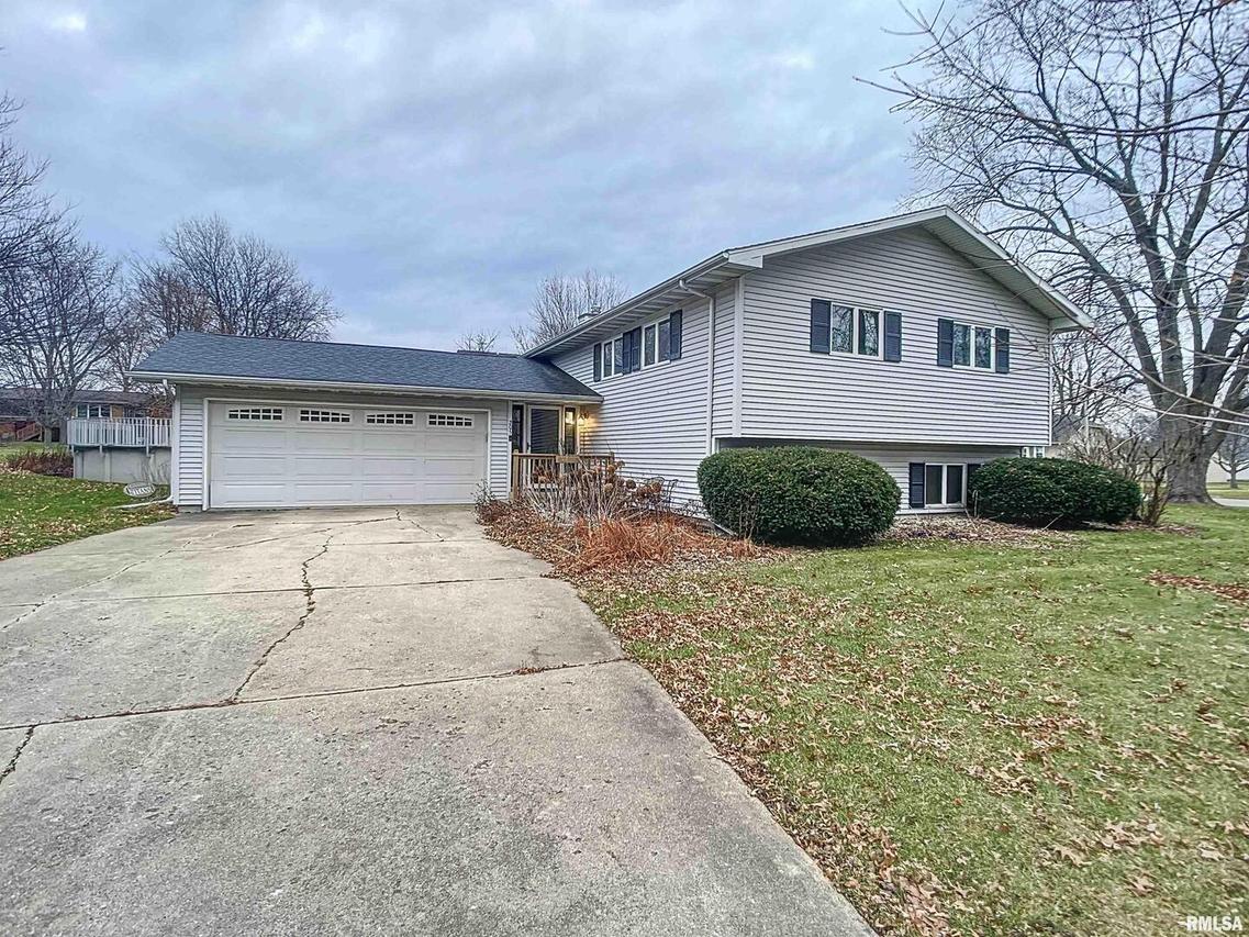 205 S State St., Annawan, IL