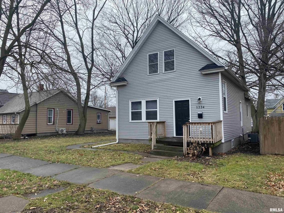1224 37th St., Rock Island, IL 61201