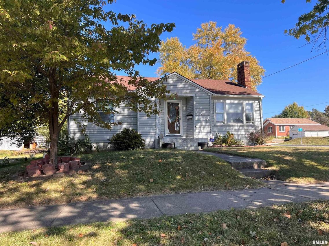 2061 Lind St., Quincy, IL 62301