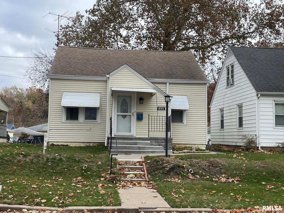 1624 33rd St., Moline, IL 61265