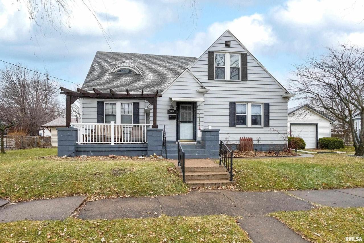3015 22nd Ave., Rock Island, IL 61201