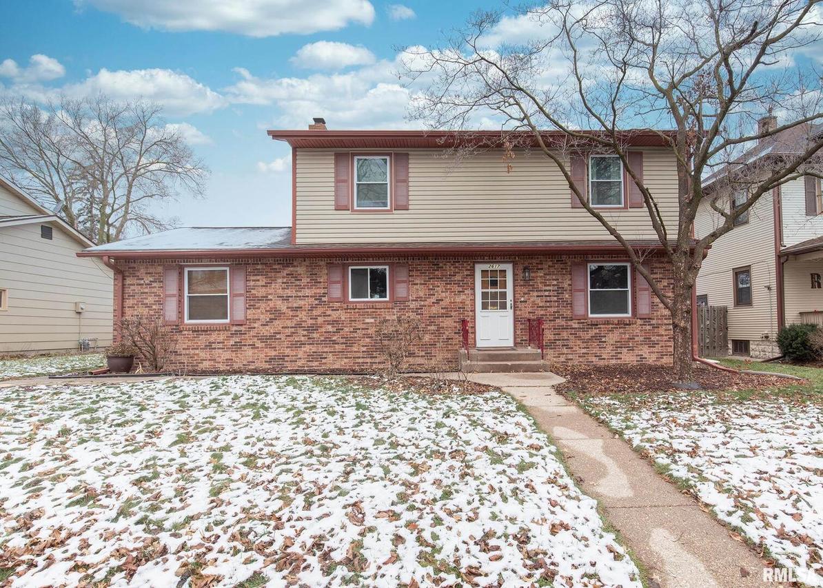 2617 16th Ave., Moline, IL 61265