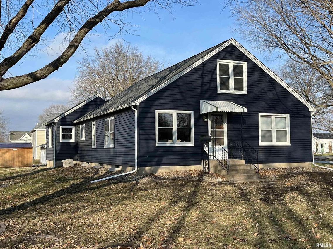 409 NE 4th St., Aledo, IL 61231