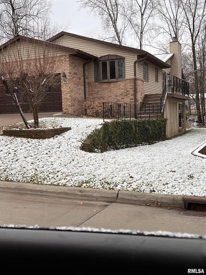 880 47th Ave. #2, East Moline, IL 61244