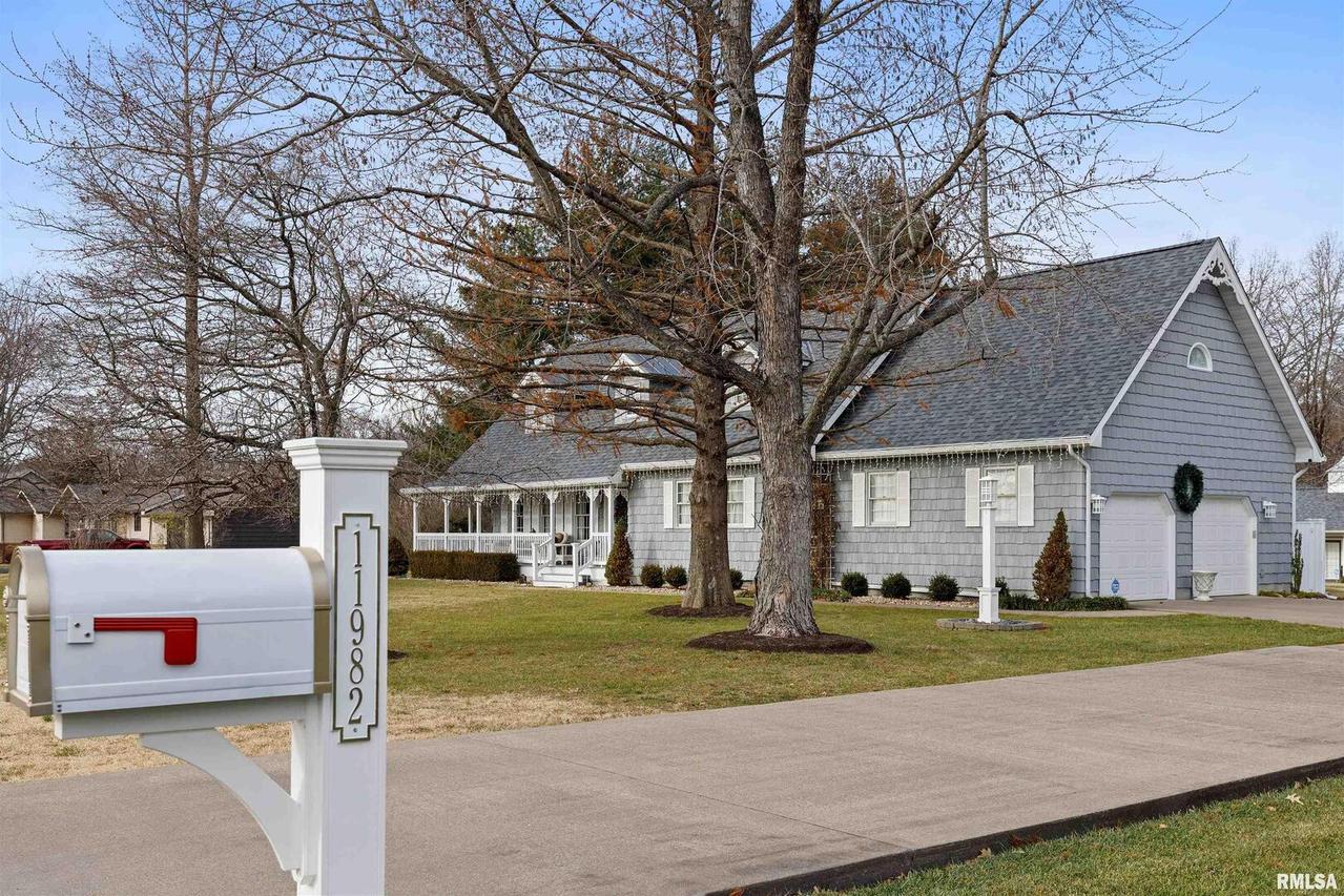11982 Foxcroft Dr., West Frankfort, IL 62896