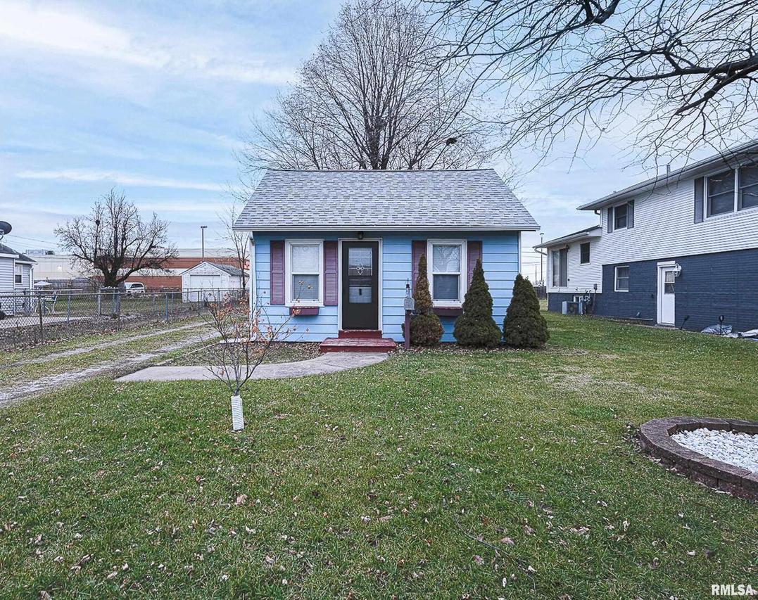 2321 44th St., Moline, IL 61265