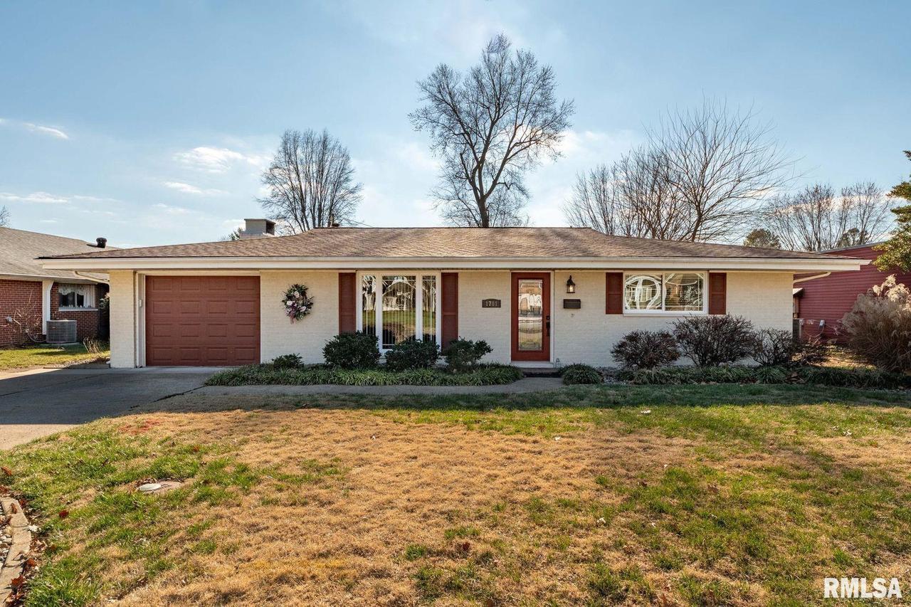 1701 Redbud Ln., Marion, IL 62959
