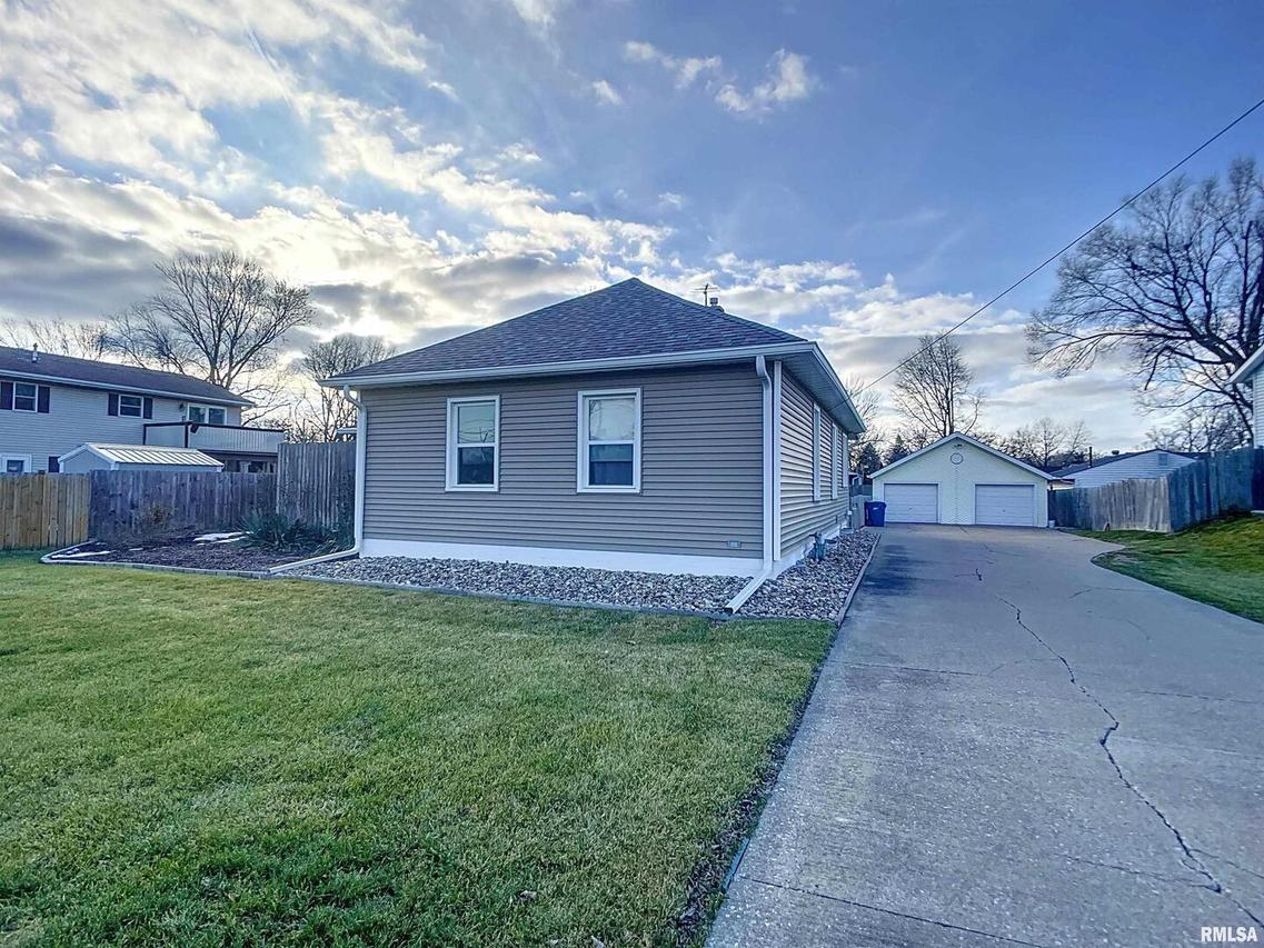 1208 Hospital Rd., Silvis, IL 61282