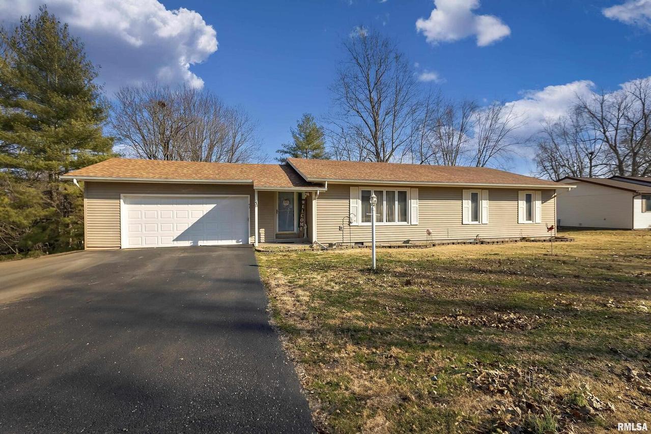 43 Blackberry Ln., Herrin, IL 62948