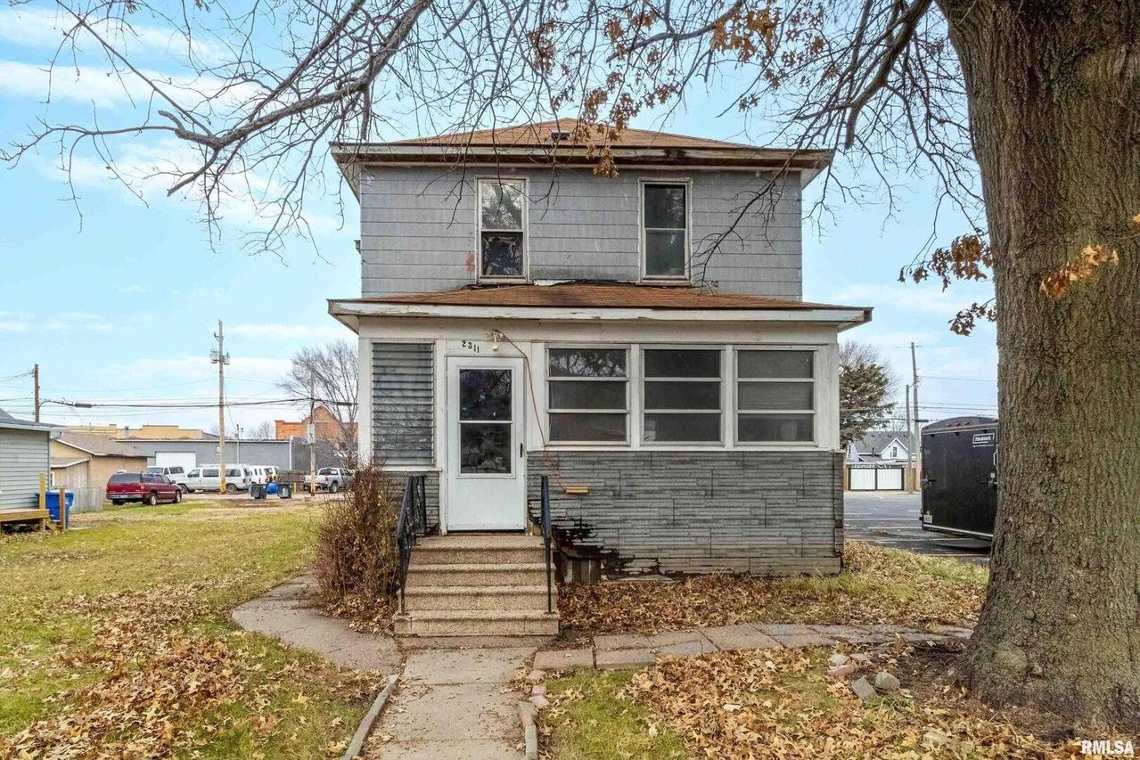 2311 6th Ave., Moline, IL 61265