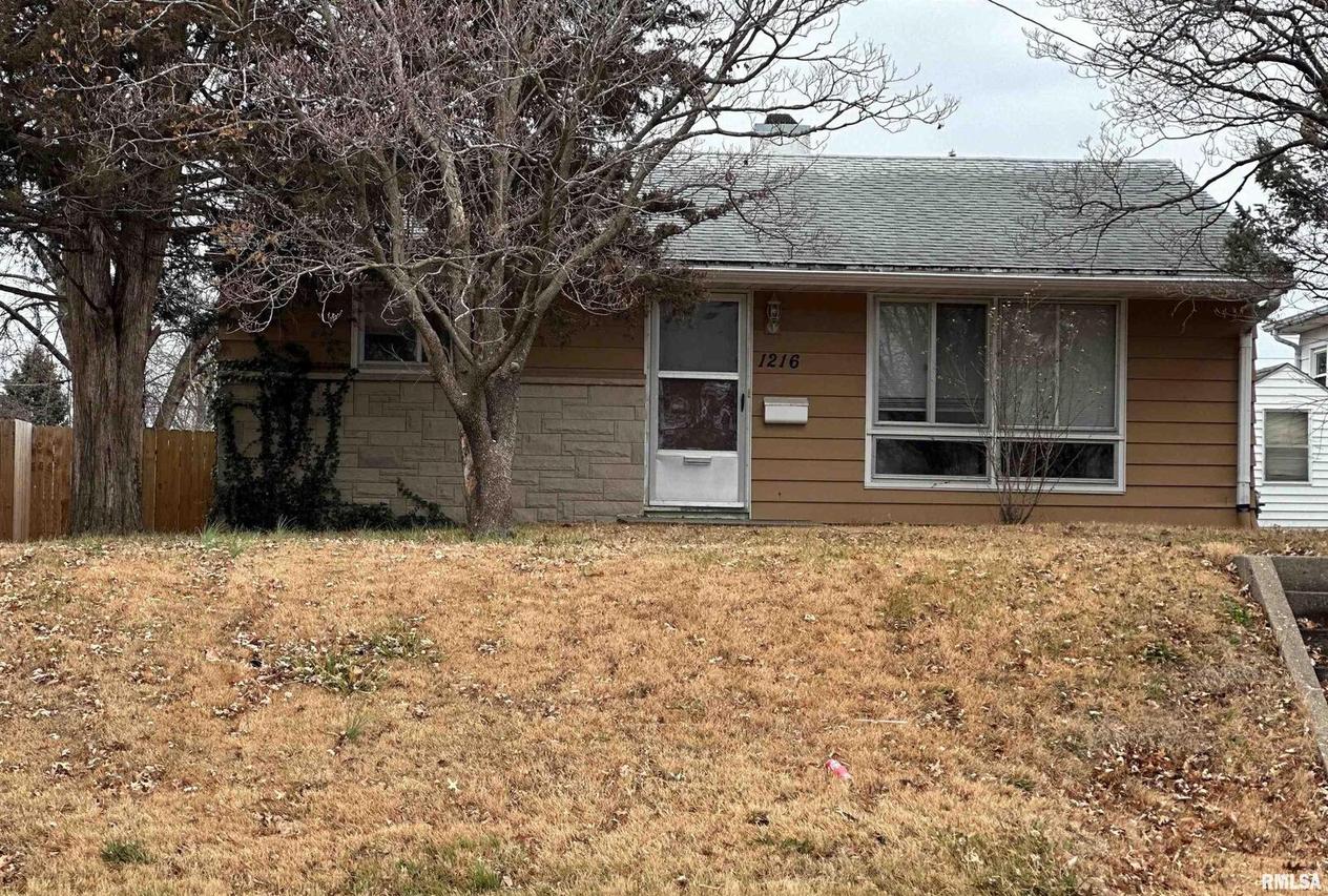 1216 N 24th St., Quincy, IL 62301