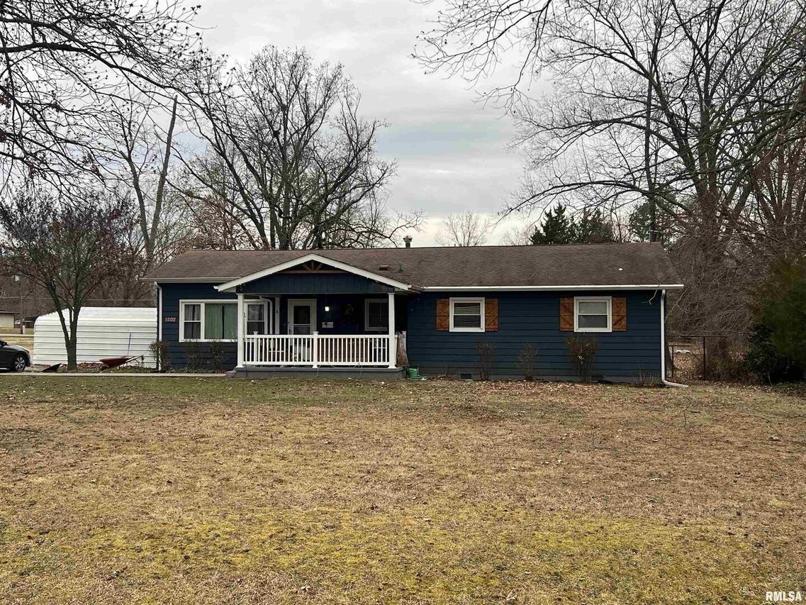 1202 W Church St., Benton, IL 62812