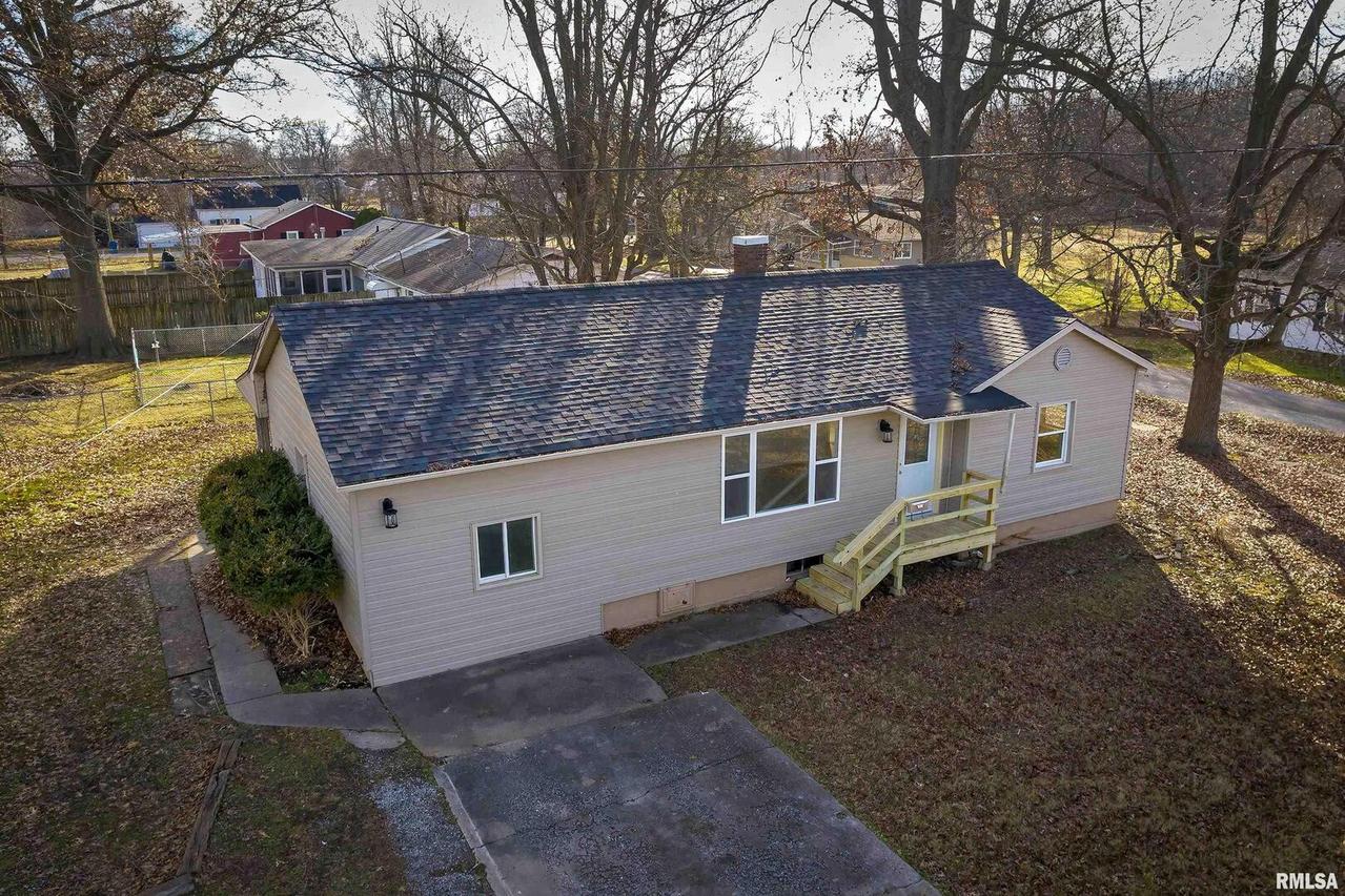 1120 N 16th St., Herrin, IL 62948