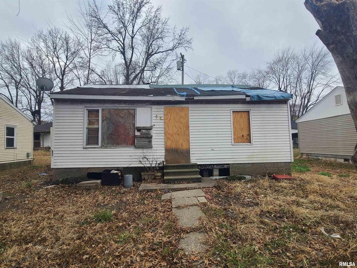 7 Court B, Herrin, IL 62948