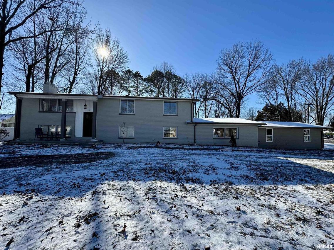 1303 W Grand Ave., Carterville, IL 62918