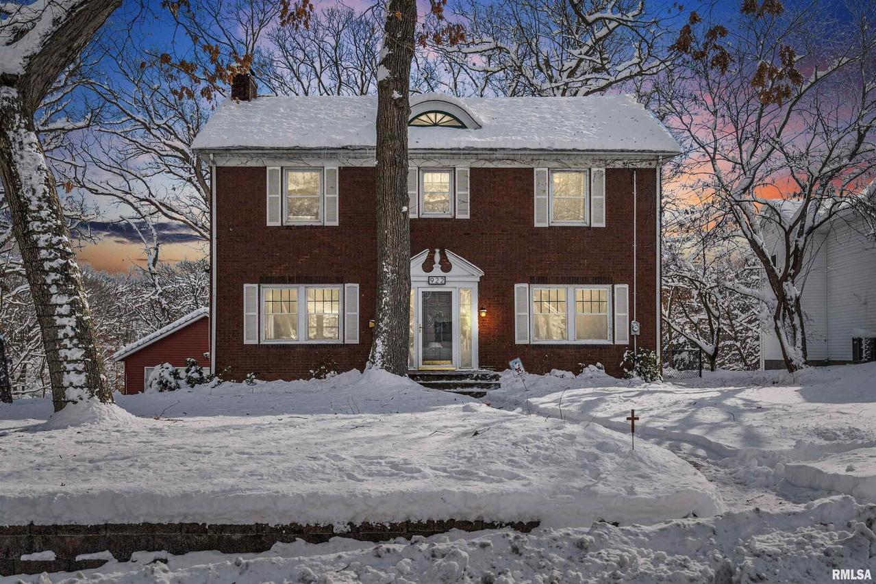 922 20th Ave., East Moline, IL 61244