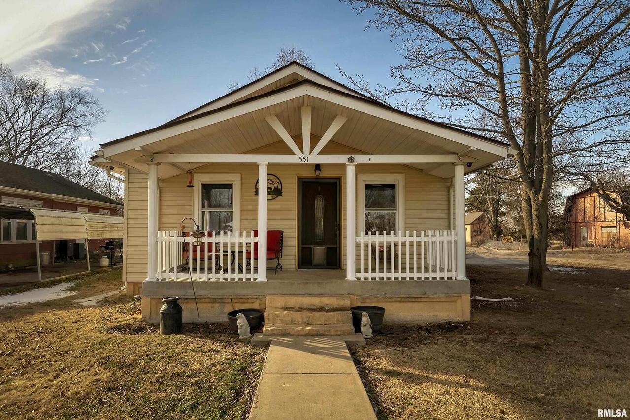 551 N Seba St., Hurst, IL 62949