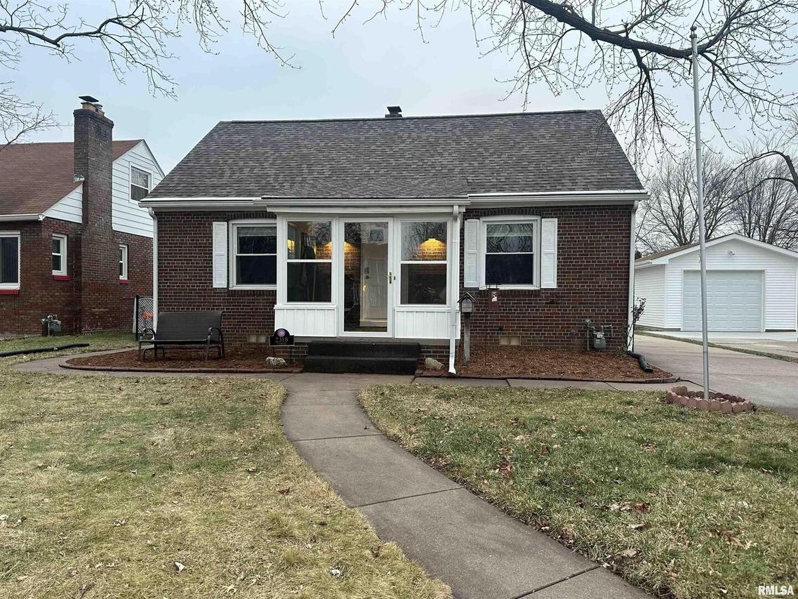 2318 25th St., Rock Island, IL 61201