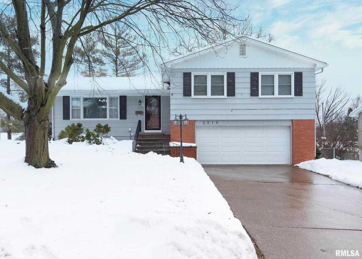 3519 21st St., Rock Island, IL 61201