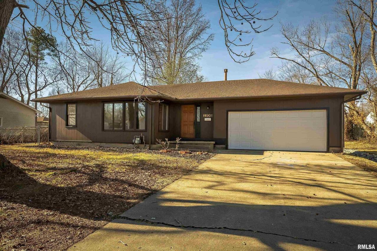 1108 S Vicksburg St., Marion, IL 62959