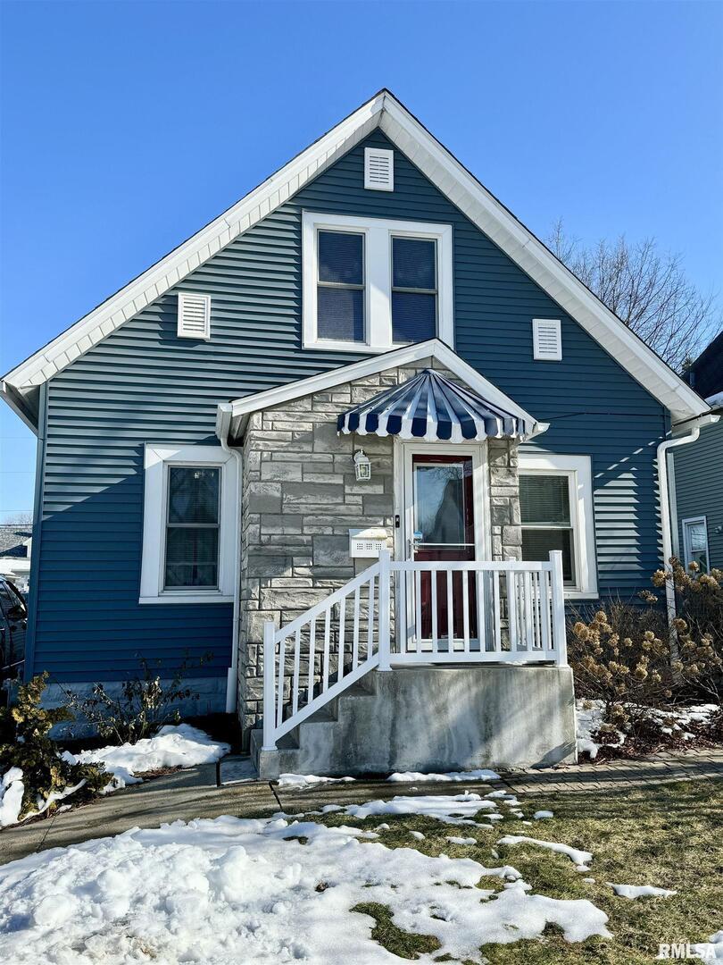 432 42nd St., Moline, IL 61265