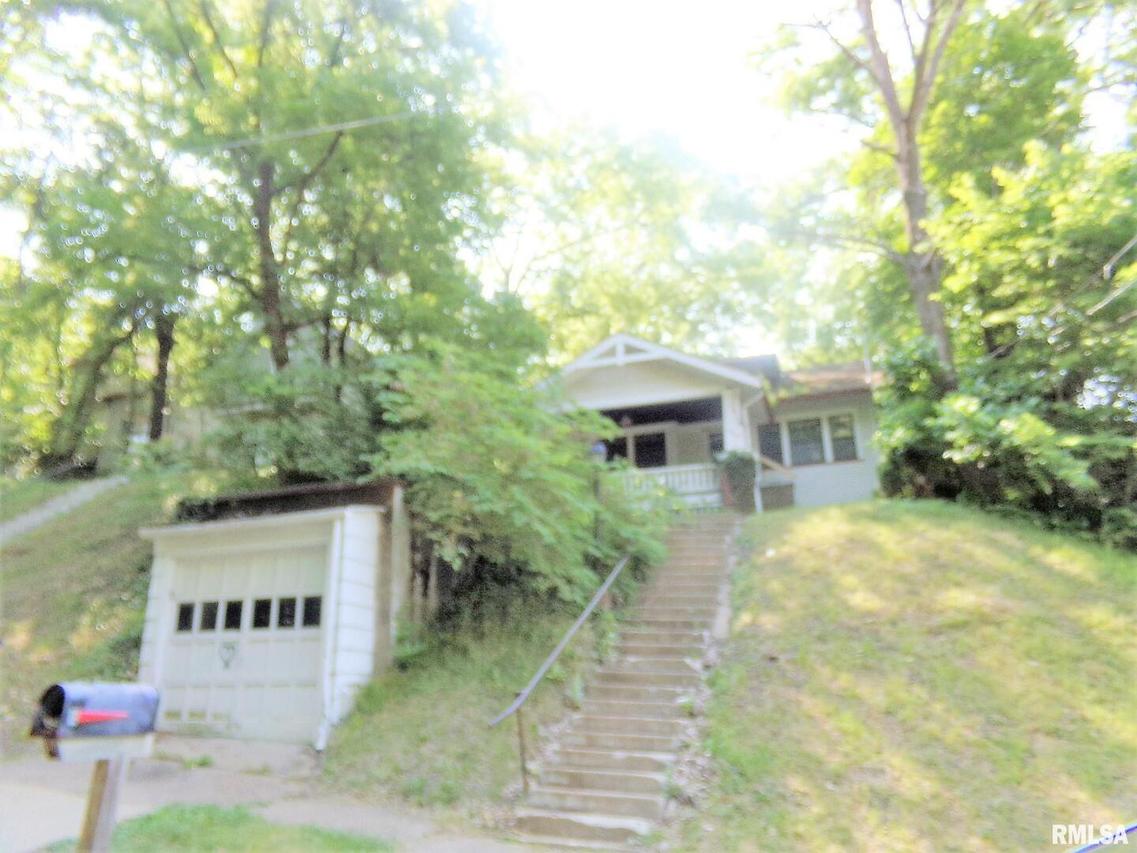 1906 11th Ave. #A, Moline, IL 61265