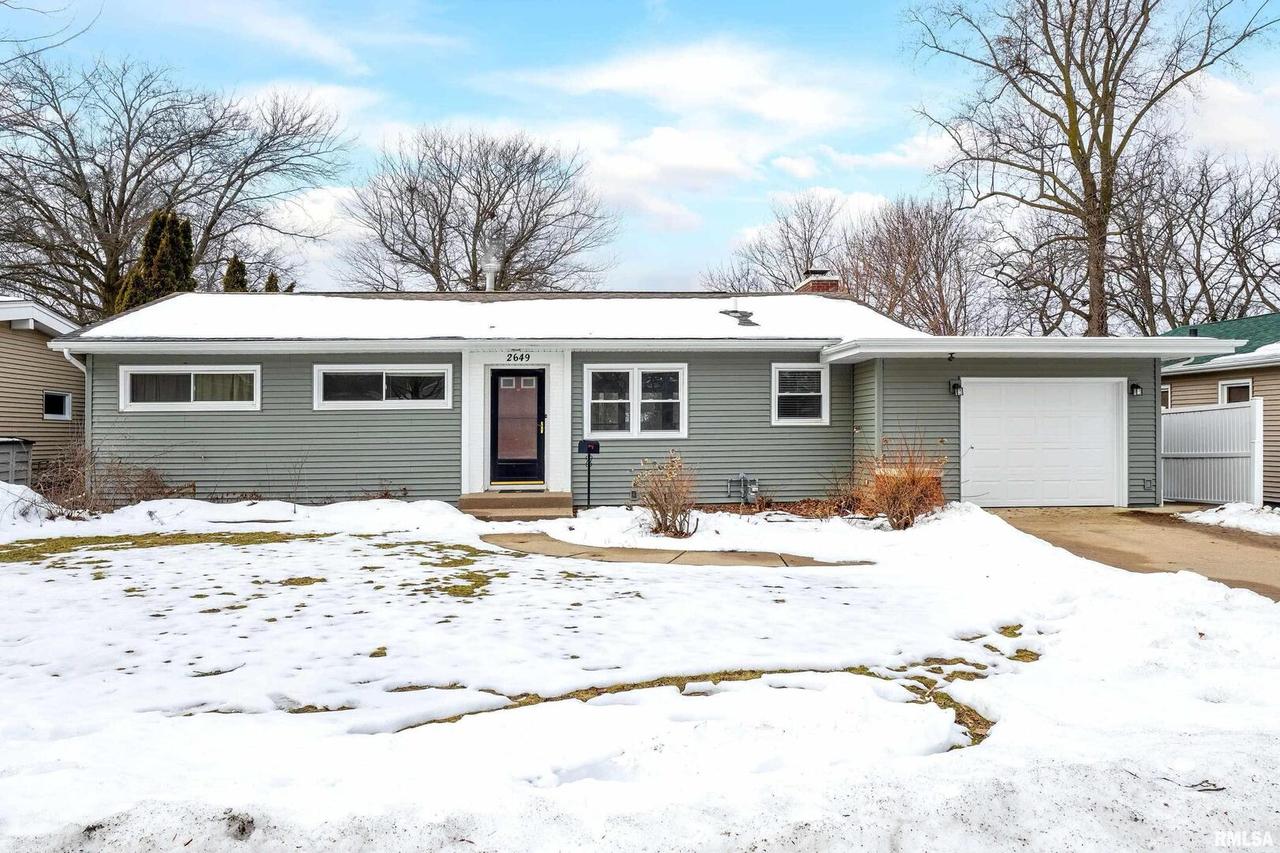 2649 5th Street Ct., East Moline, IL 61244