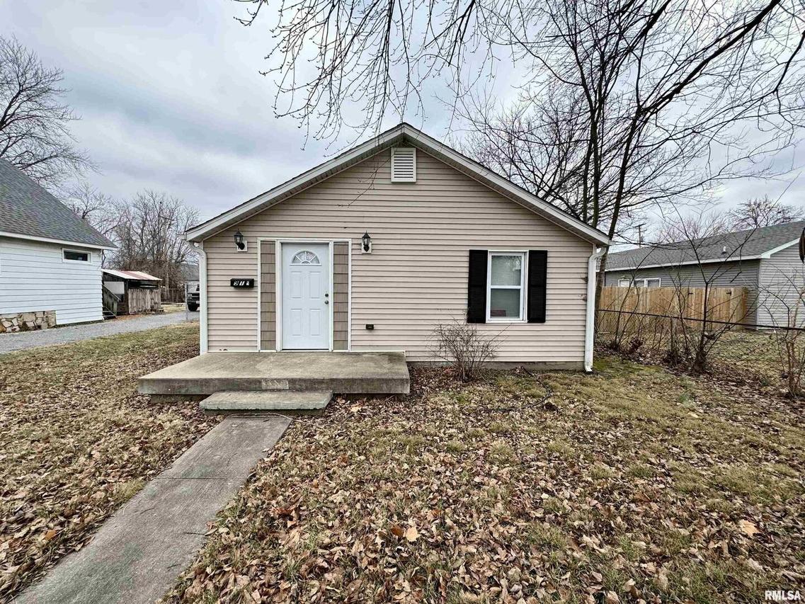912 S 17th St., Herrin, IL 62948
