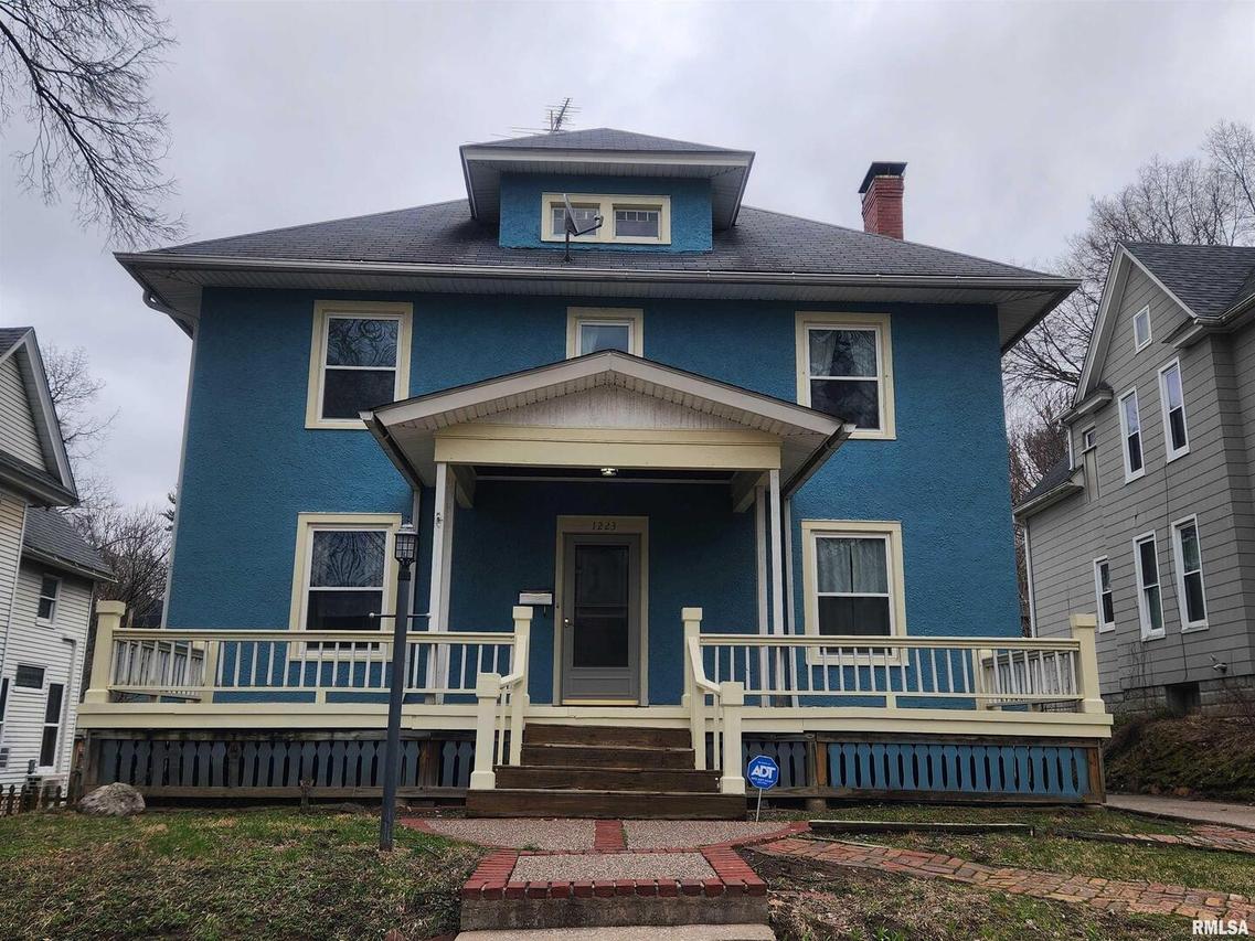 1223 21st St., Rock Island, IL 61201