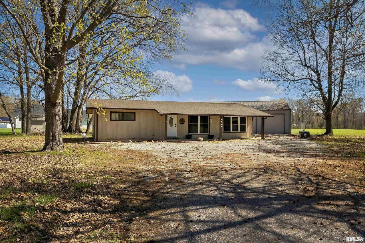 2220 N Weaver Rd., Herrin, IL 62948