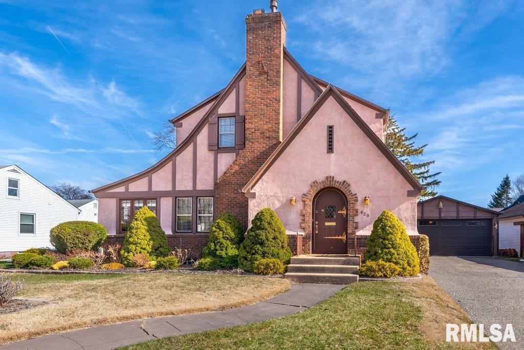 420 S Henry St., Geneseo, IL 61254