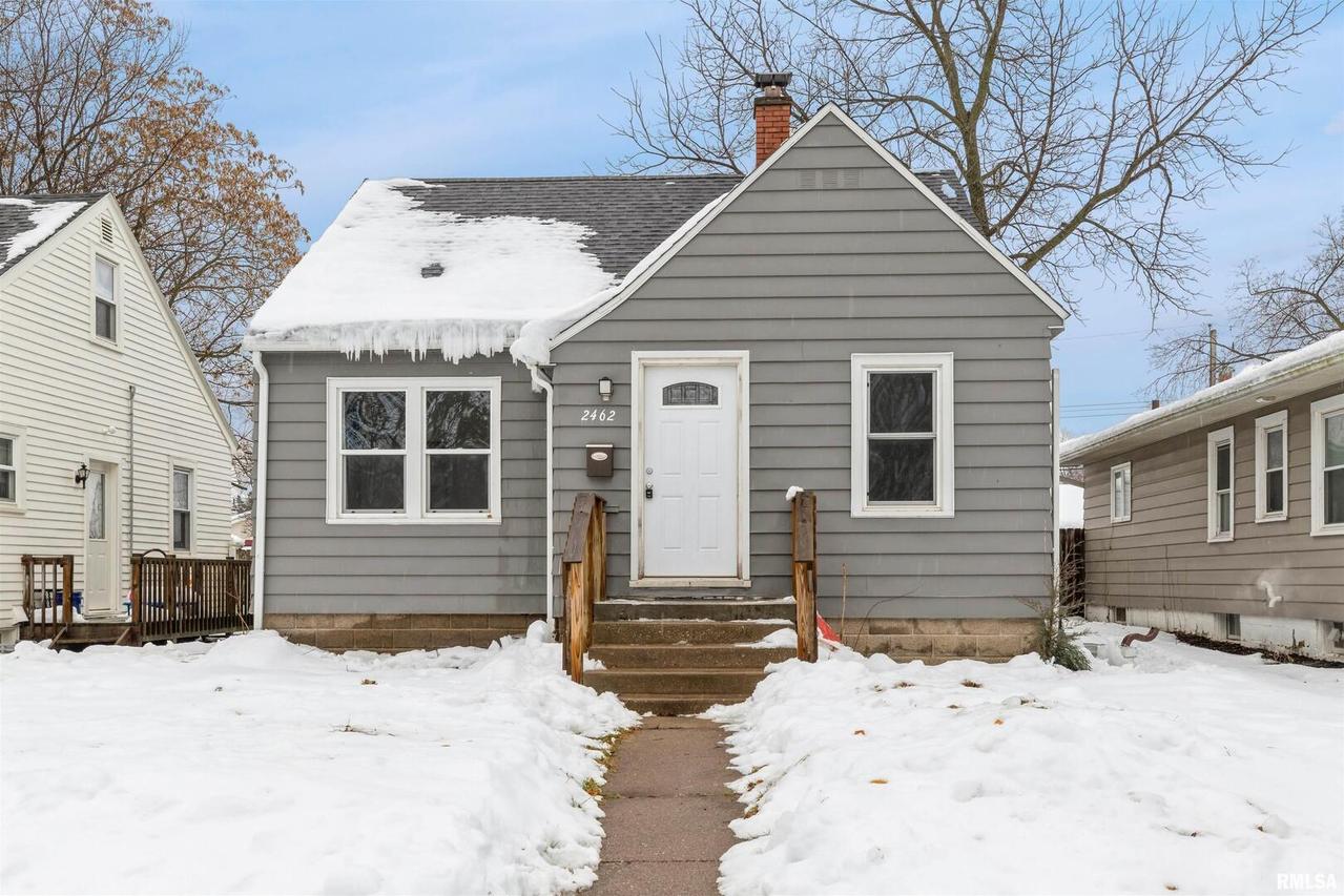 2462 32nd St., Moline, IL 61265