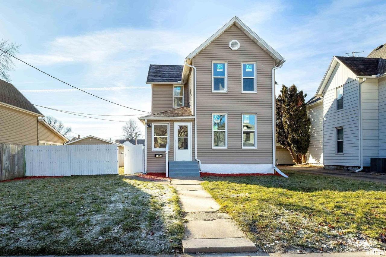 1006 17th Ave., Moline, IL 61265
