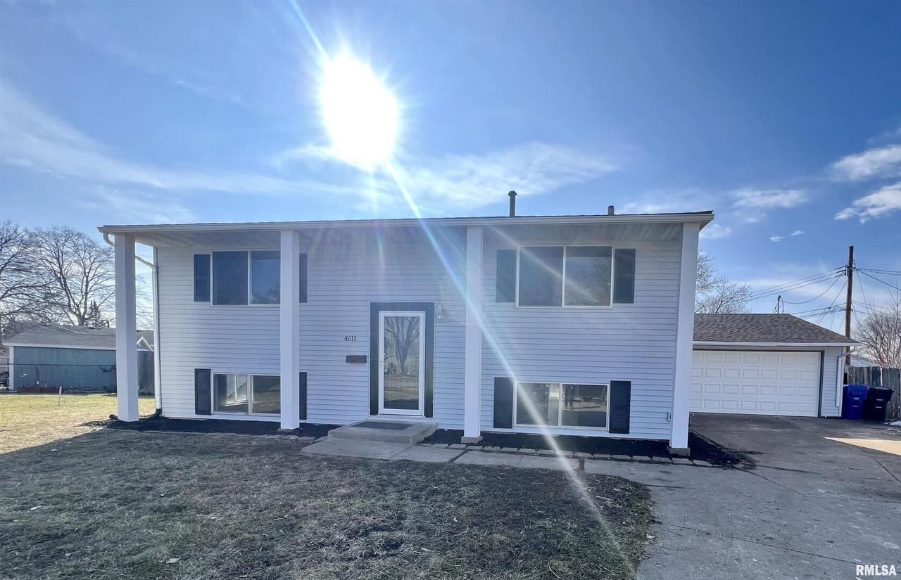 4611 49th Street Ct., Moline, IL 61265