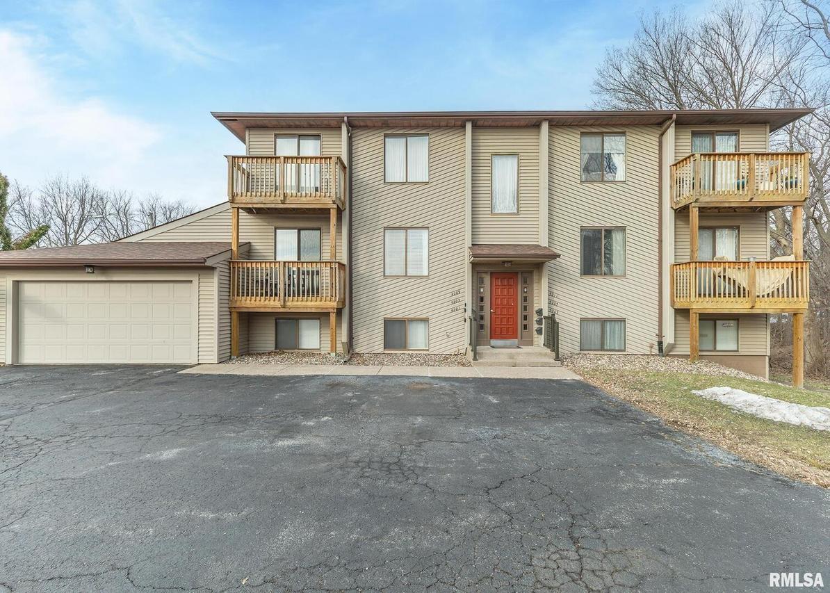 5201 26th Avenue A Ct. #7, Moline, IL 61265