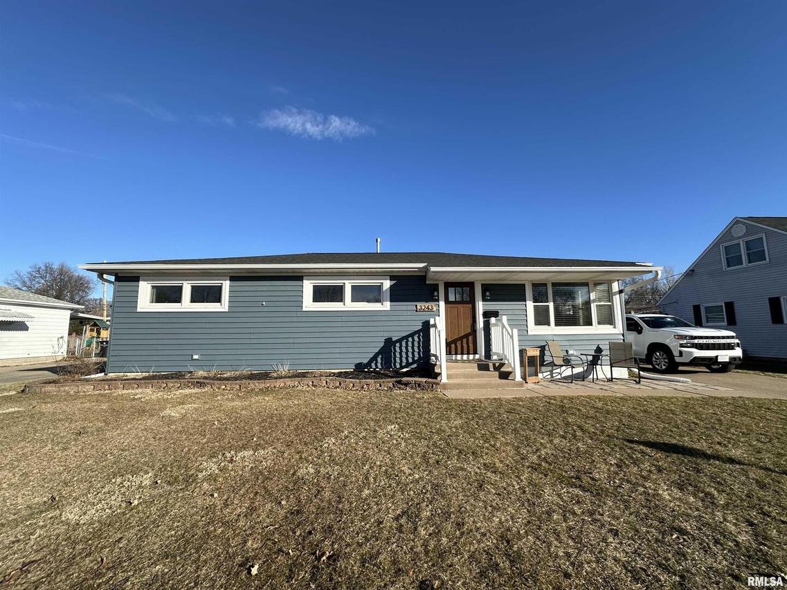 3243 37th Ave., Rock Island, IL 61201