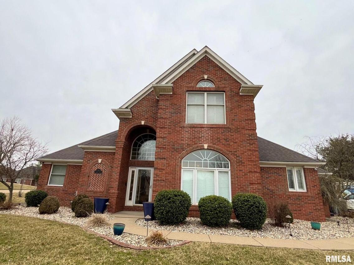 1302 Camden Ct., Marion, IL 62959