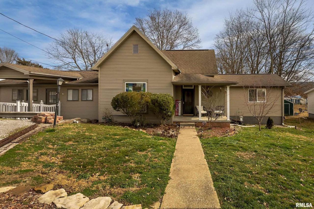 208 N 3rd St., Vienna, IL 62995