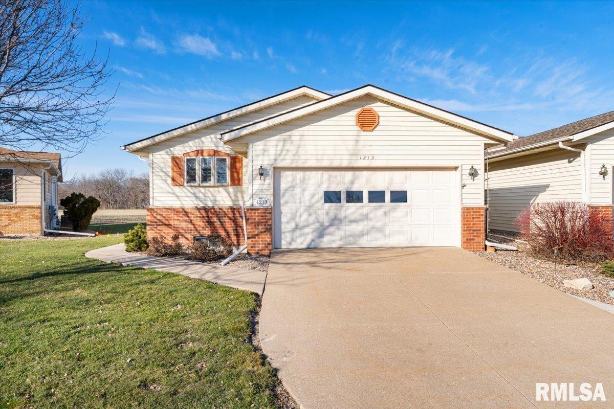 1213 47th Avenue Ct., East Moline, IL 61244