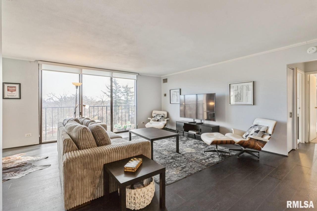 1800 7th St. #7F, East Moline, IL 61244