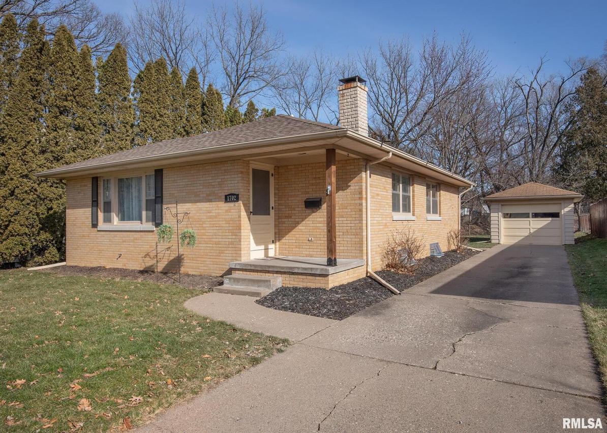 1702 35th St., Moline, IL 61265