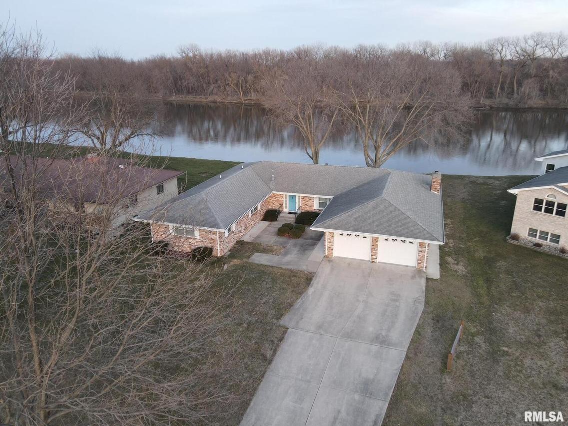 29 Meadow Ln., Prophetstown, IL 61277
