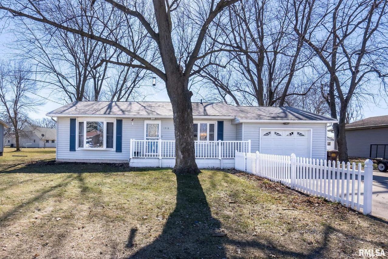 1316 8th Ave., Erie, IL 61250