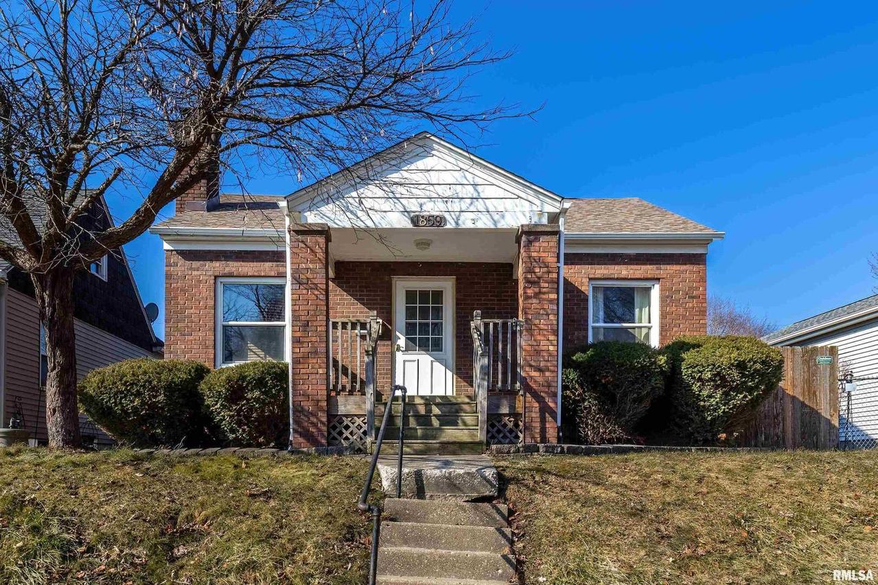 1859 31st St., Moline, IL 61265