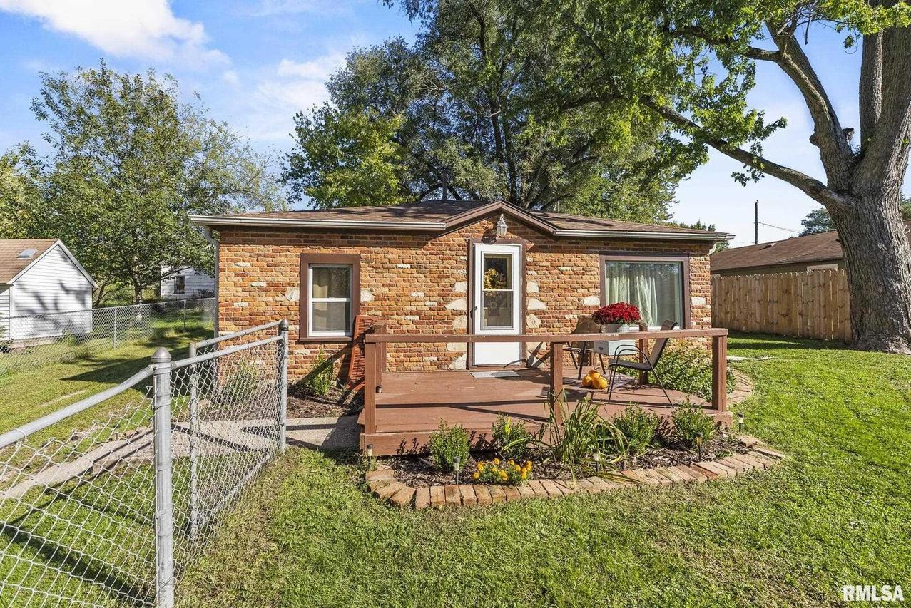 610 4th St., Colona, IL 61241