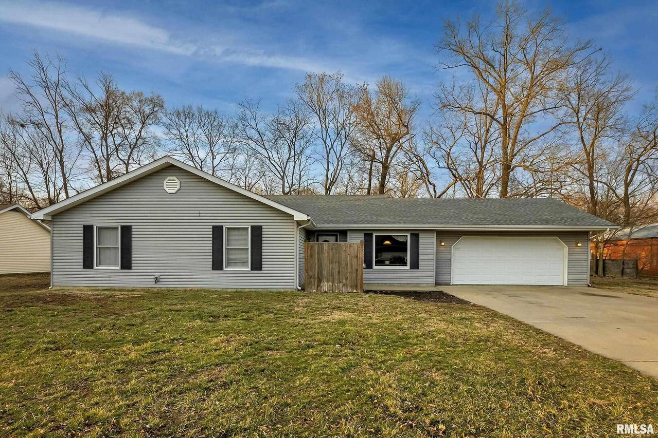 1368 N Cypress Dr., Carbondale, IL 62901