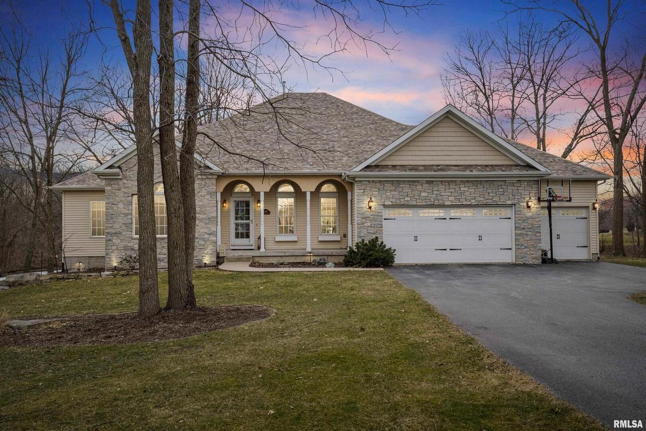 1316 Sunrise Ln., Port Byron, IL 61275